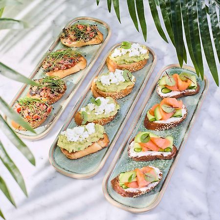 Radisson Blu Hotel Γιερεβάν Εξωτερικό φωτογραφία Bruschetta