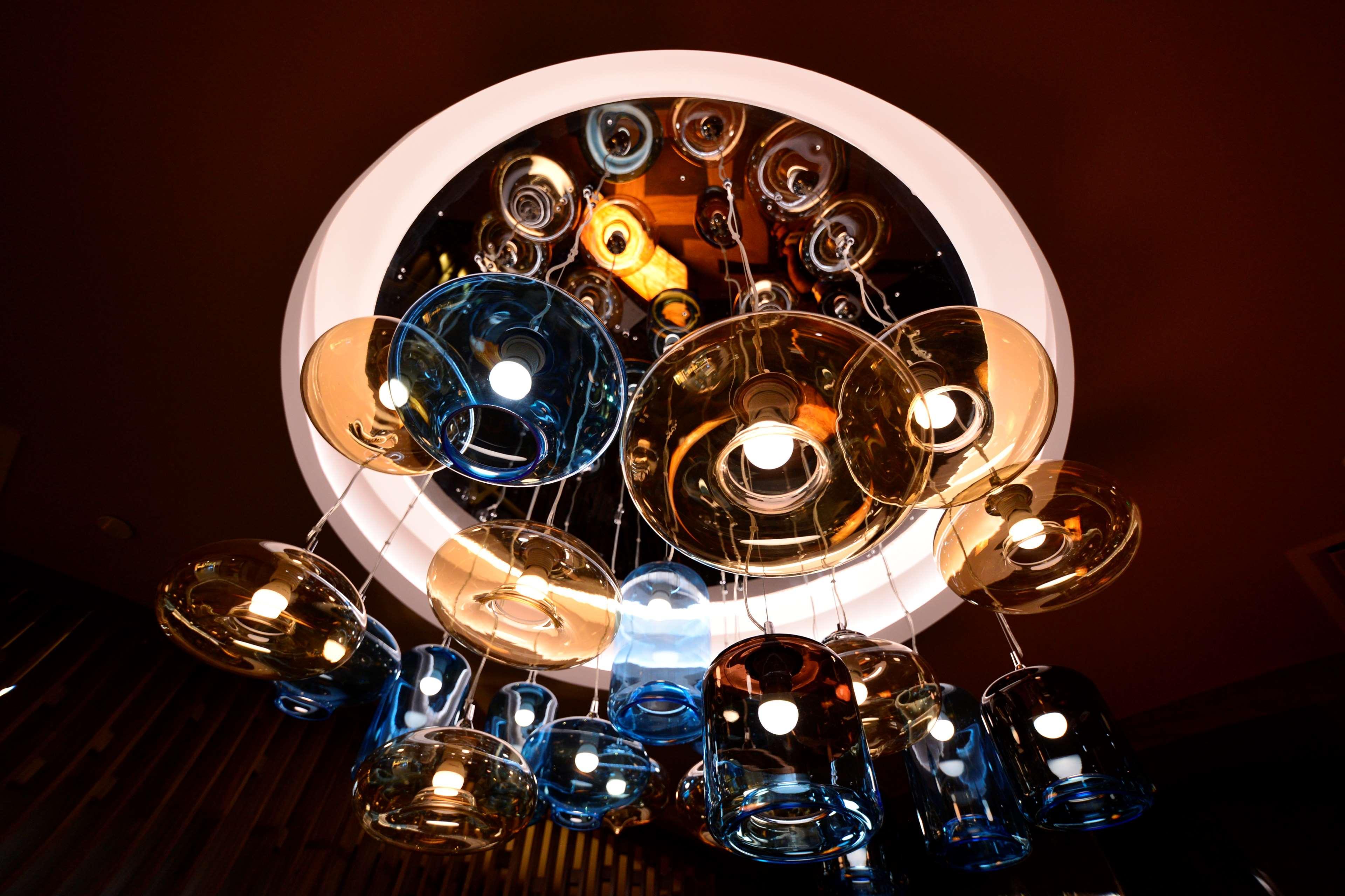 Radisson Blu Hotel Γιερεβάν Εξωτερικό φωτογραφία A chandelier