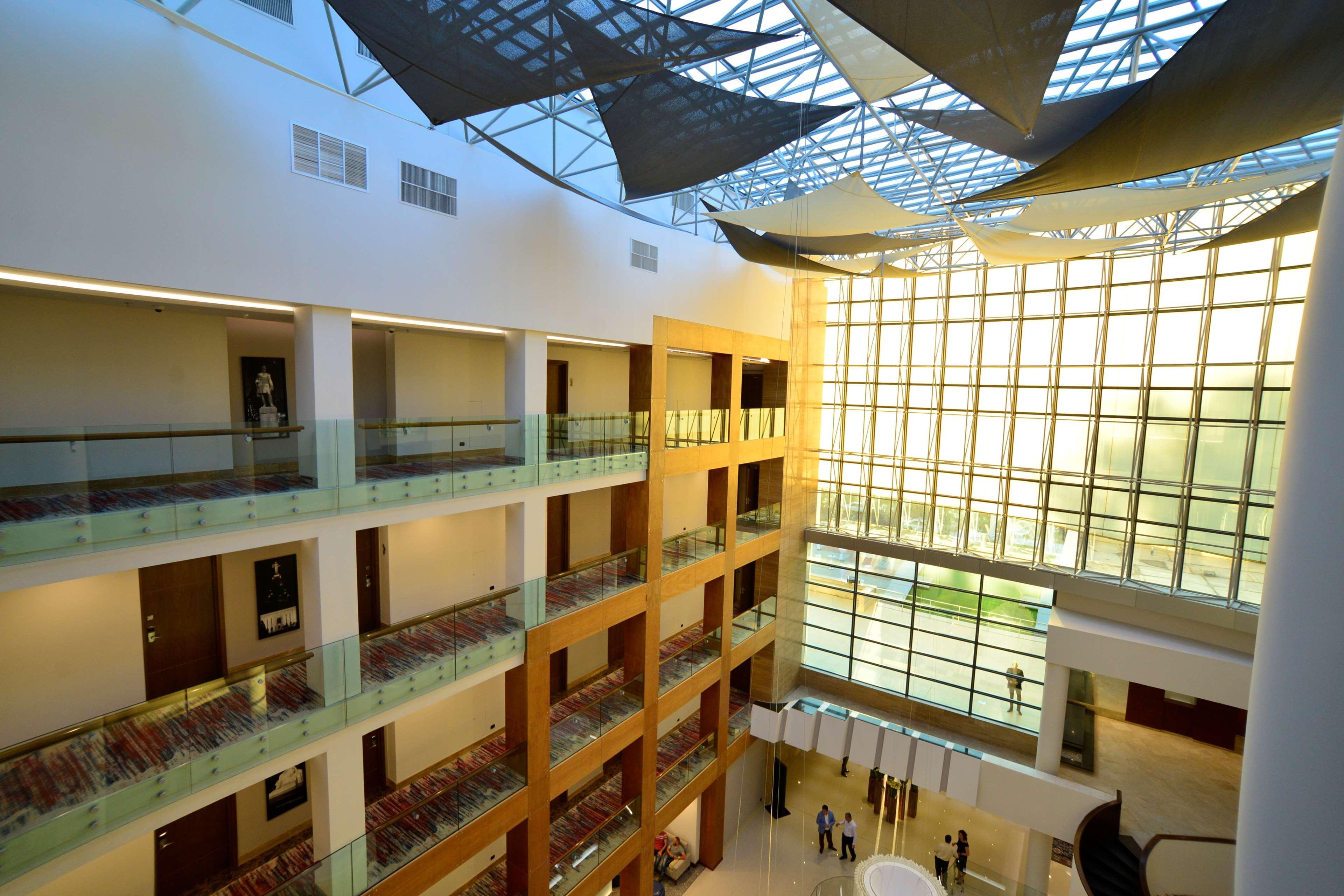 Radisson Blu Hotel Γιερεβάν Εξωτερικό φωτογραφία Interior of the hotel
