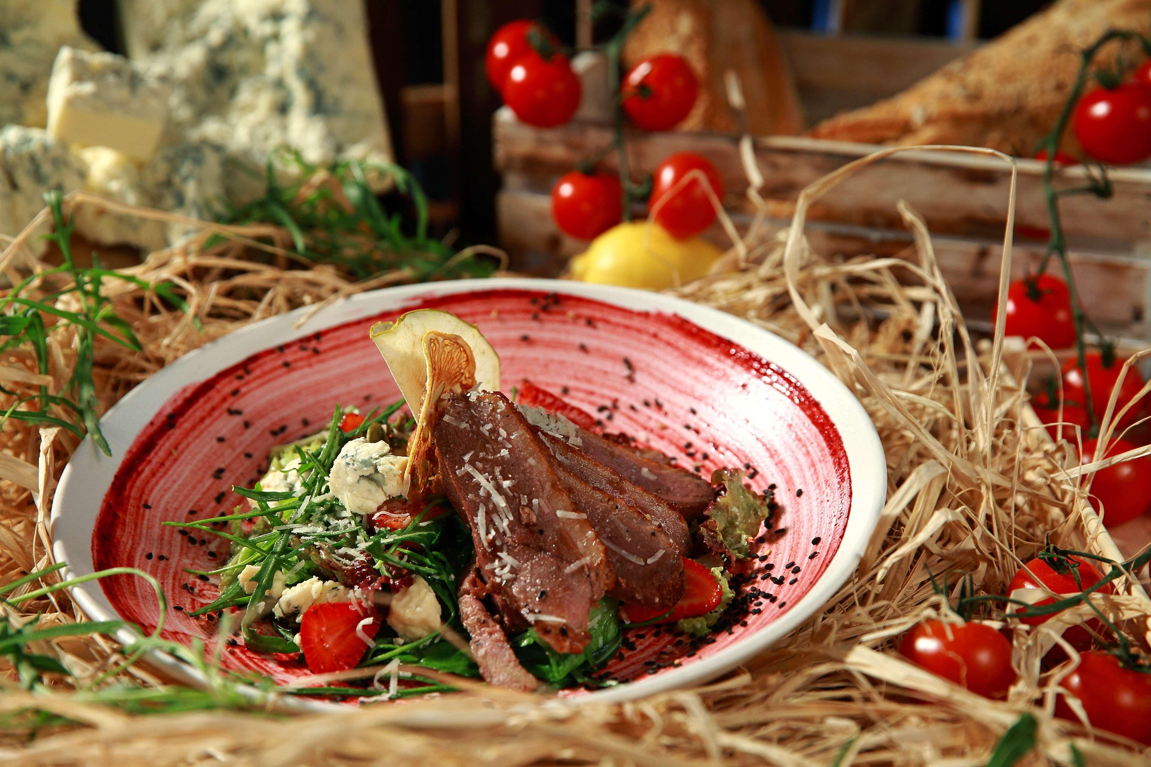 Radisson Blu Hotel Γιερεβάν Εξωτερικό φωτογραφία A typical Italian dish
