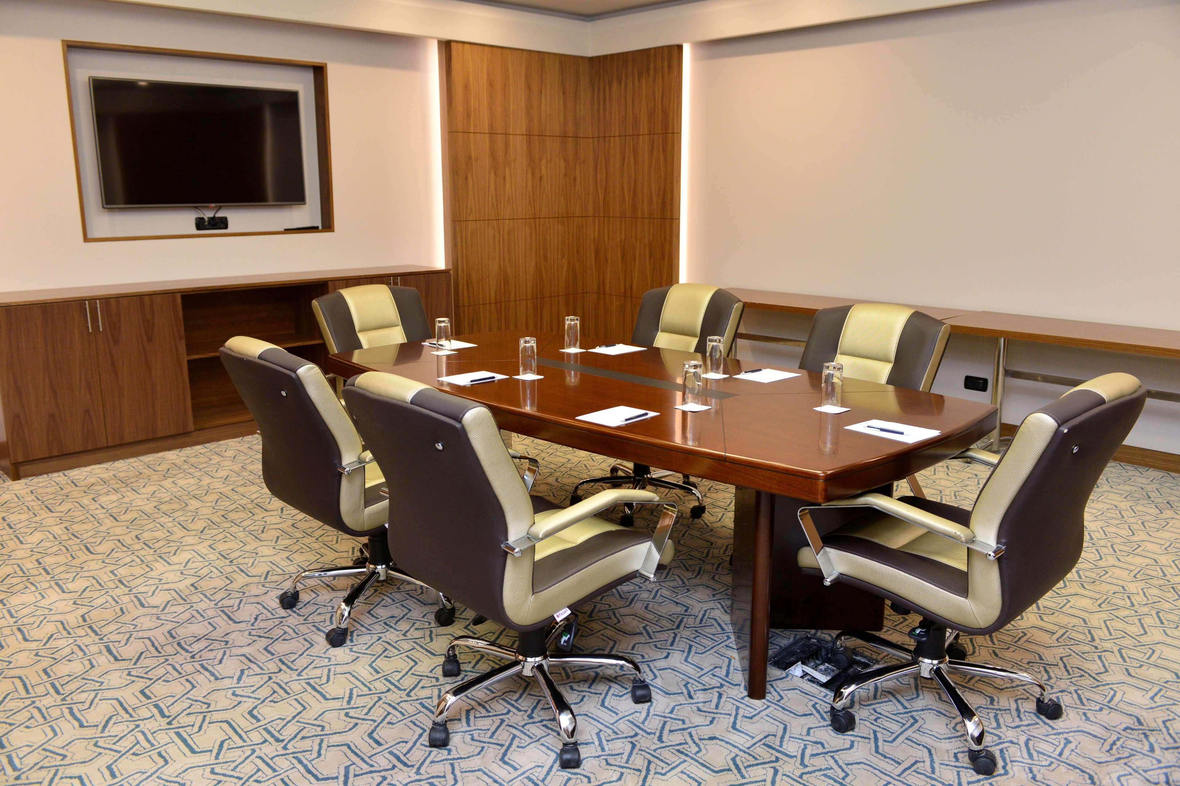 Radisson Blu Hotel Γιερεβάν Εξωτερικό φωτογραφία A boardroom