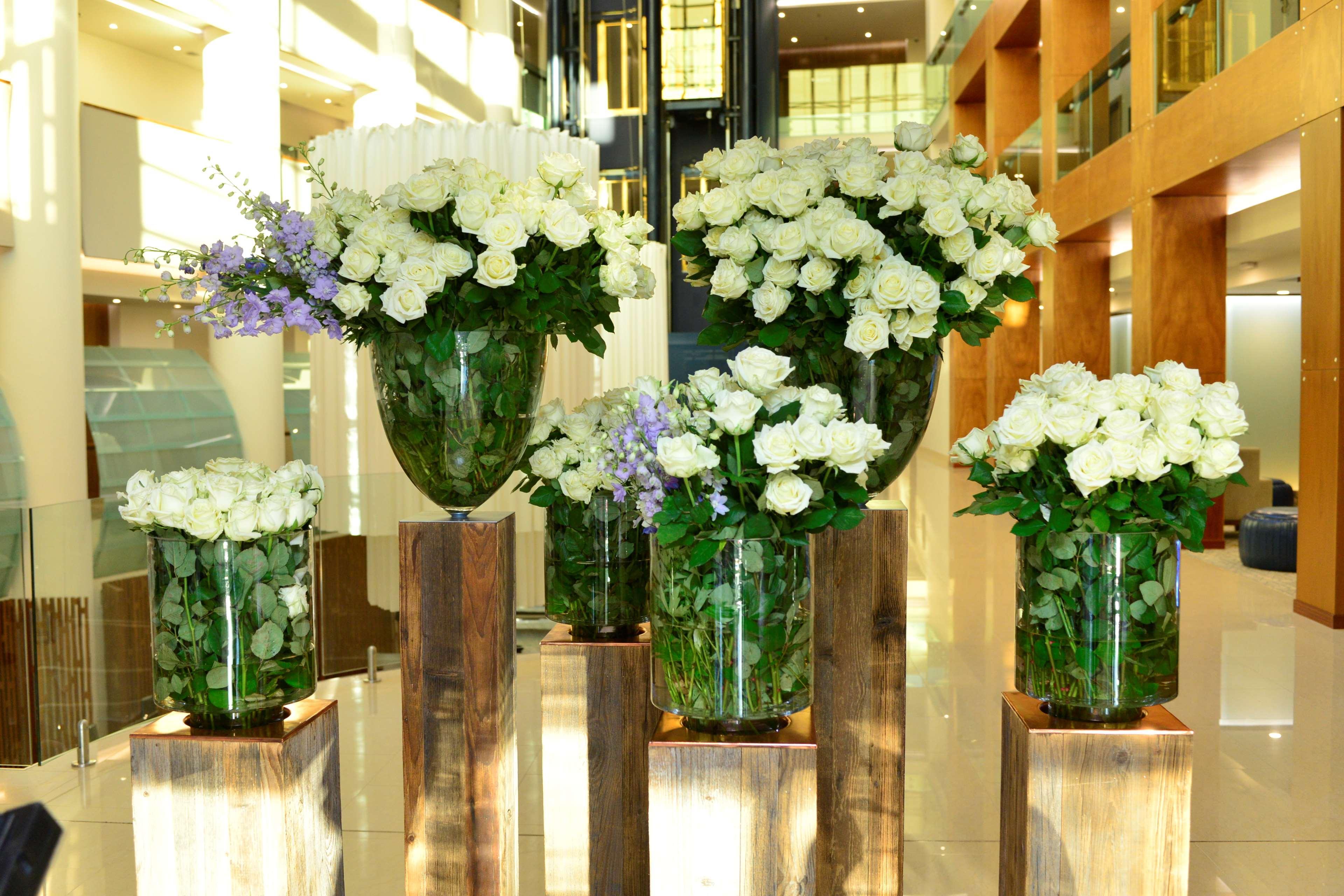 Radisson Blu Hotel Γιερεβάν Εξωτερικό φωτογραφία Flower arrangement