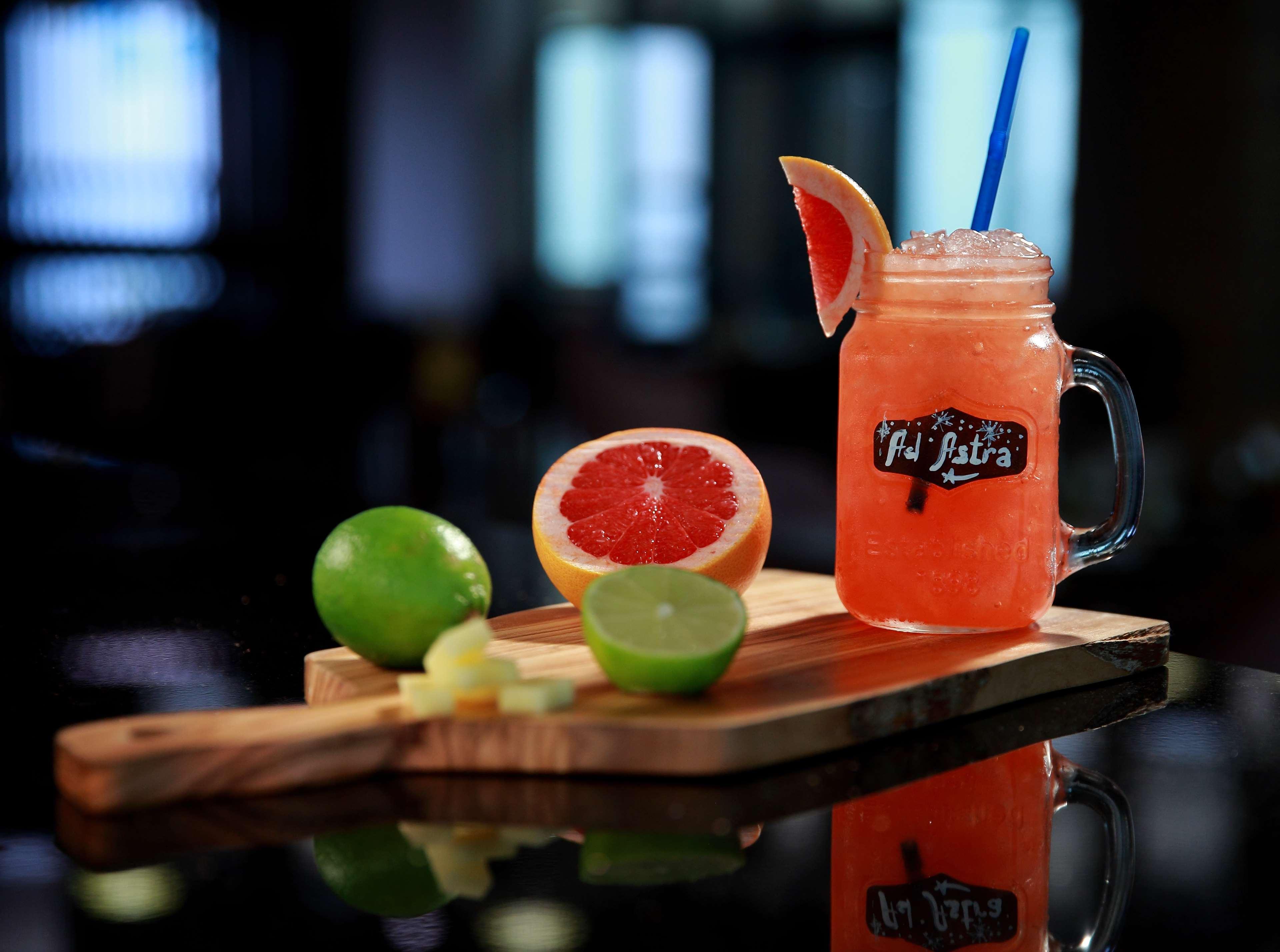 Radisson Blu Hotel Γιερεβάν Εξωτερικό φωτογραφία A grapefruit margarita