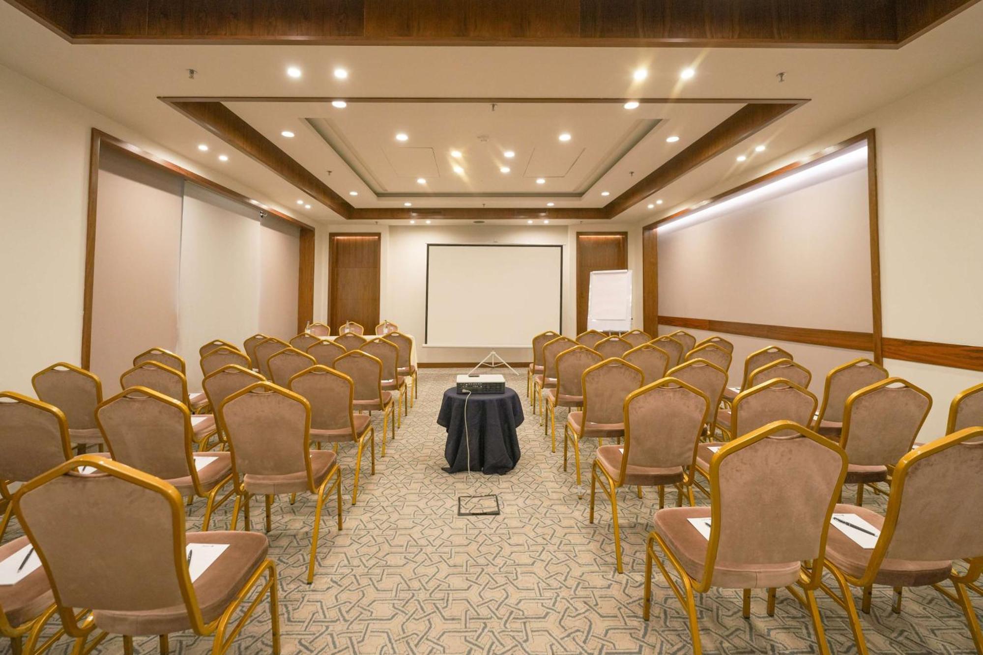 Radisson Blu Hotel Γιερεβάν Εξωτερικό φωτογραφία Meeting room
